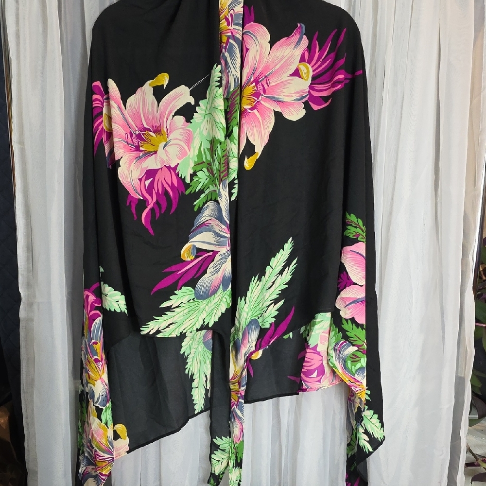 #114 NWT Walter Baker Paradise Versatile Sarong Coverup Grand Magnolia Black O/S